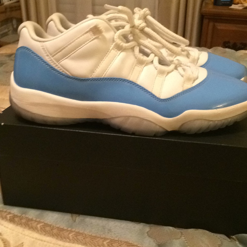 Jordan 11 low unc